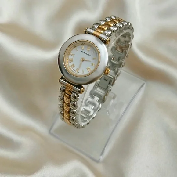 AUTHENTIC VINTAGE BURBERRY TWO-TONED INTERCHANGEABLE BEZEL WATCH - Picture 4 of 10